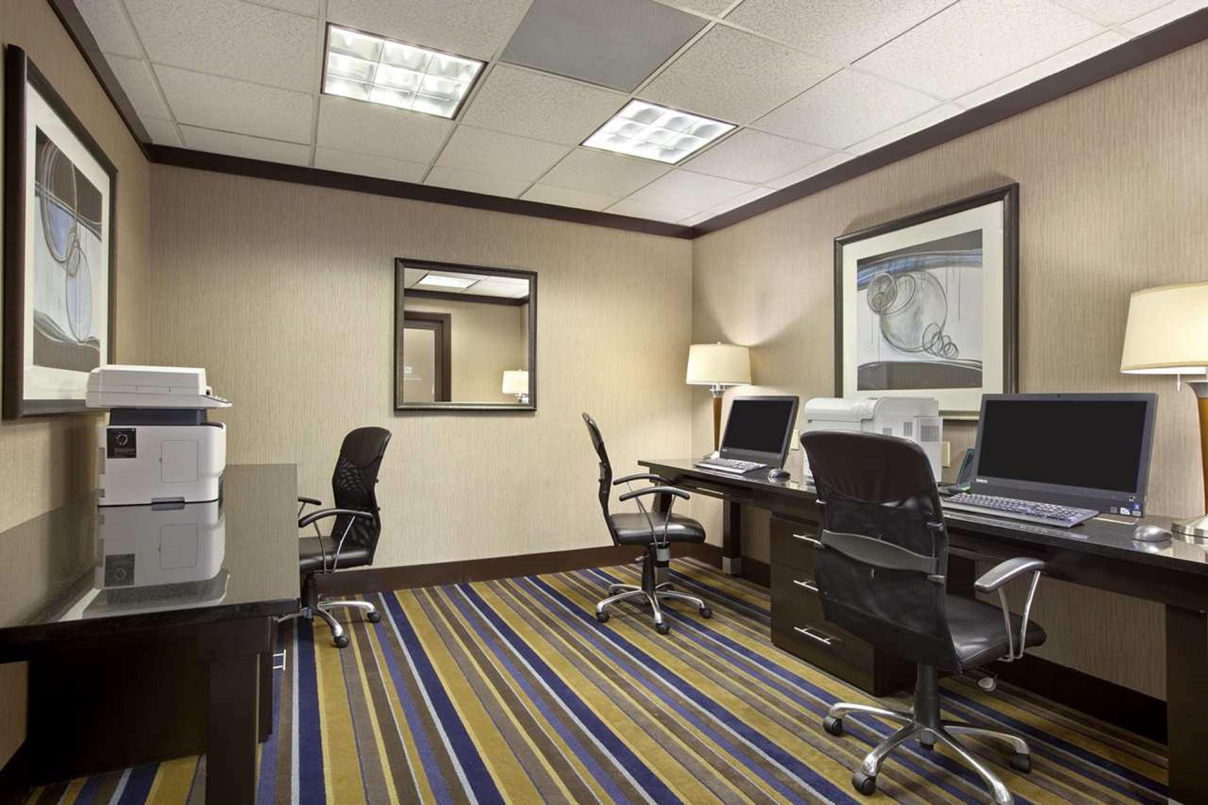 Embassy Suites St. Louis - Airport Bridgeton Extérieur photo