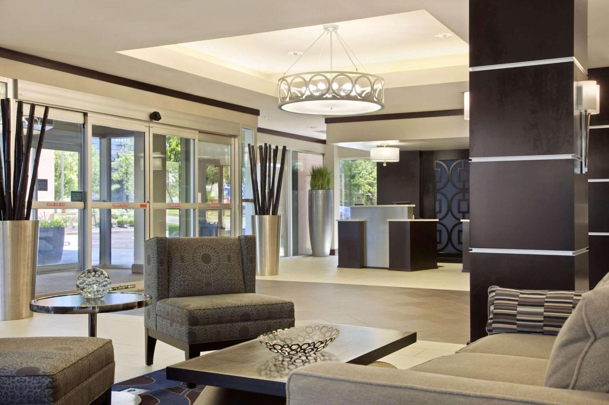 Embassy Suites St. Louis - Airport Bridgeton Extérieur photo