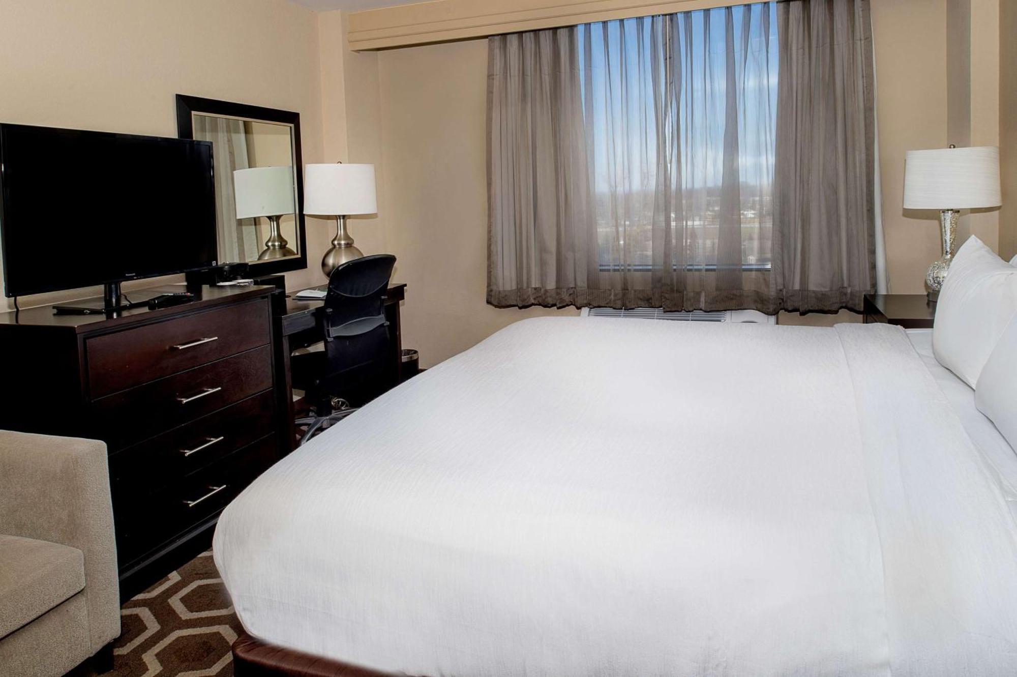 Embassy Suites St. Louis - Airport Bridgeton Extérieur photo
