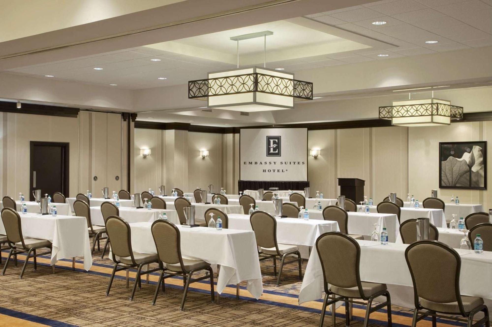 Embassy Suites St. Louis - Airport Bridgeton Extérieur photo