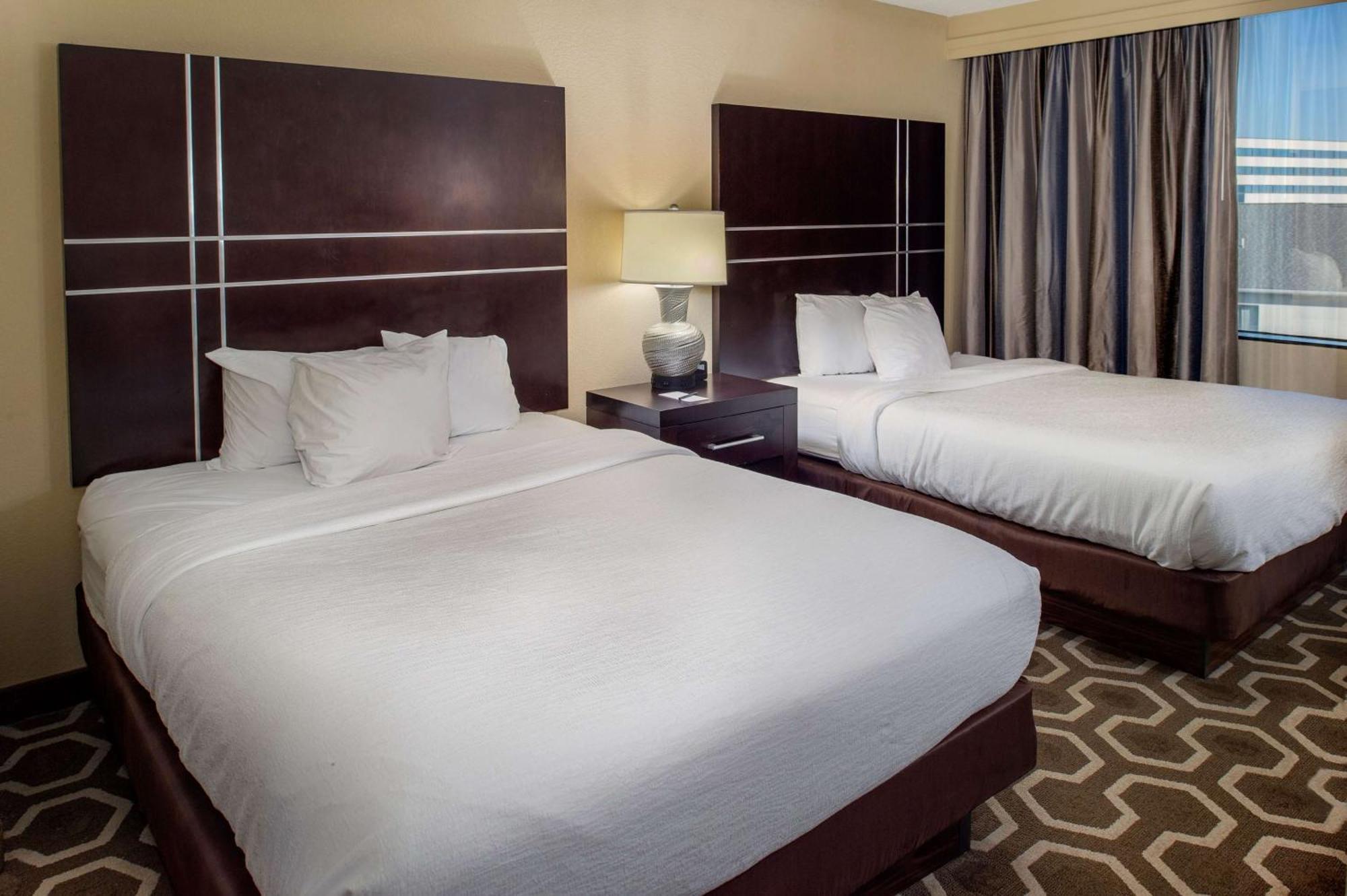 Embassy Suites St. Louis - Airport Bridgeton Extérieur photo