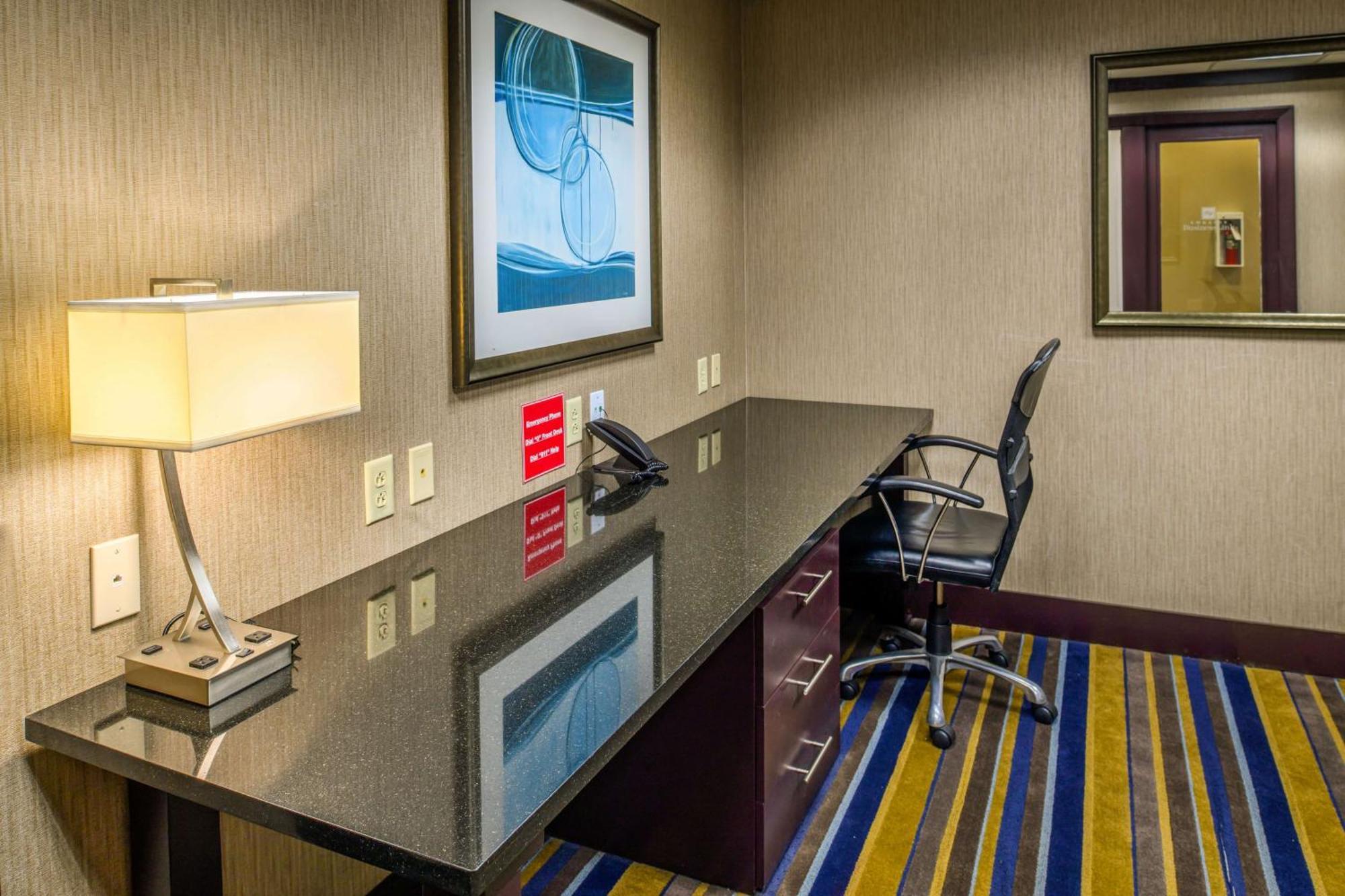 Embassy Suites St. Louis - Airport Bridgeton Extérieur photo