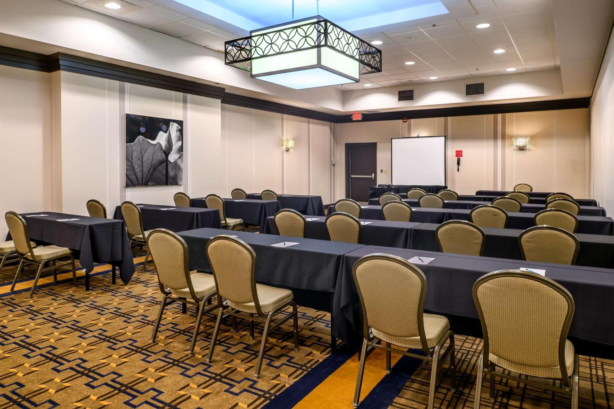 Embassy Suites St. Louis - Airport Bridgeton Extérieur photo