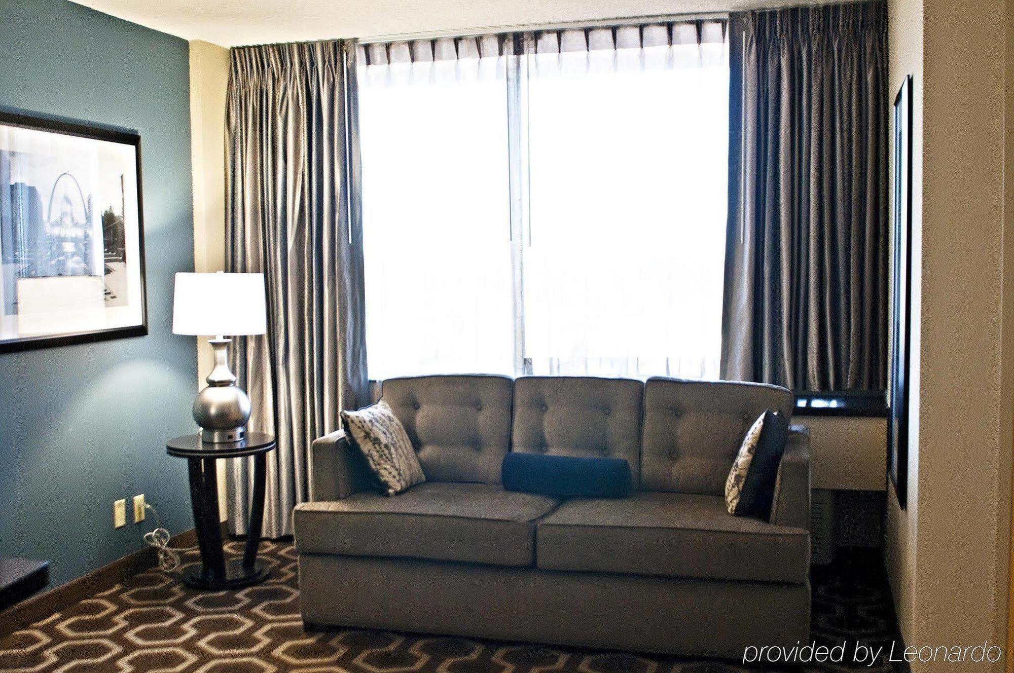 Embassy Suites St. Louis - Airport Bridgeton Chambre photo